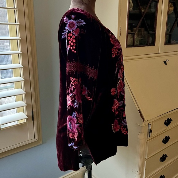 Johnny Was Marcella Burgundy Silk Velvet 3/4 Sleeve Peasant Style Top, S - Picture 3 of 12